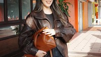 Salah satunya ada momennya saat Raisa melakukan tour ke Malaysia untuk mempromosikan album terbarunya yang berjudul Ambivert. Saat itu, ia mampir ke sebuah kafe yang populer di sana. Foto: Instagram/@raisa6690