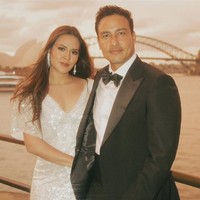 Dua tahun setelah menikah, pasangan penyanyi dan aktor ini dikarunai seorang putri yang diberi nama Zalina Raine Wyllie. Foto: Instagram/@hamishdw