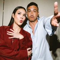 Setelah delapan tahun menikah, keduanya terbilang jarang memamerkan kemesraan mereka di publik maupun media sosial. Foto: Instagram/@hamishdw