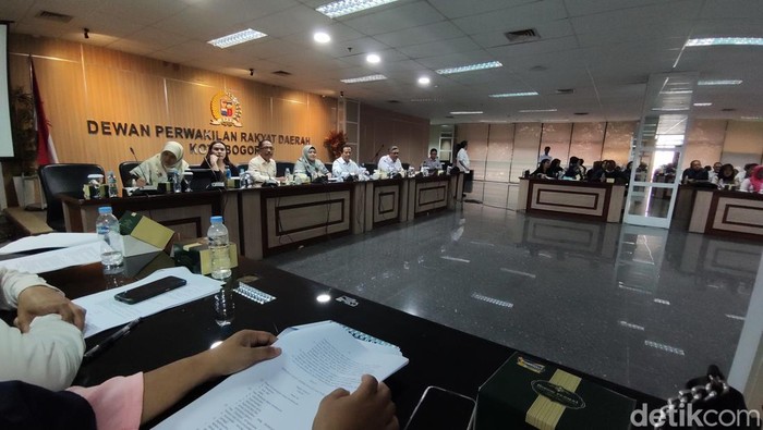 Rapat Dengar Pendapat (RDP) di Gedung DPRD Kota Bogor