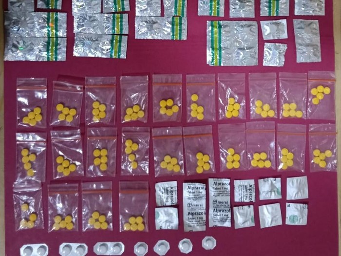 Ratusan obat keras disita di Tangerang (dok.Polsek Neglasari)
