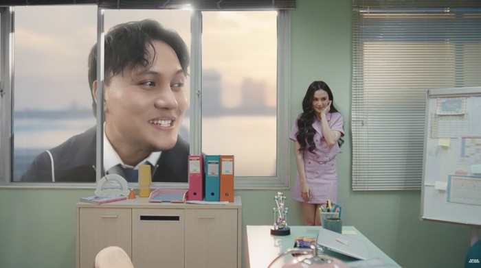 Rizky Febian dan Mahalini di video musik Alamak.