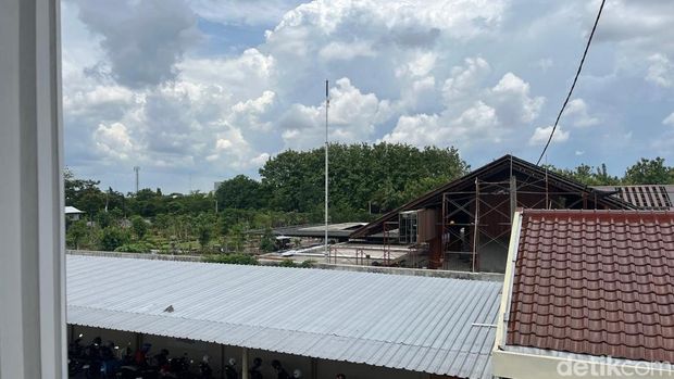 Mengintip progres rumah pensiun Jokowi di Colomadu, Rabu (22/10/2025).