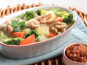 3 Resep Ceker Ayam yang Lezat, Bumbu Mercon hingga Sop Bening