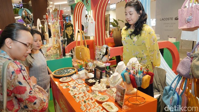 Styles Asikfest 2025 Jadi Panggung Kreativitas dan Produk Lokal Anak Bangsa Suasana Lippo Mall Nusantara, Semanggi, Jakarta, tampak semarak dengan digelarnya Styles Asikfest 2025, sebuah festival yang menghadirkan perpaduan antara kreativitas, kolaborasi, dan gaya hidup kekinian.