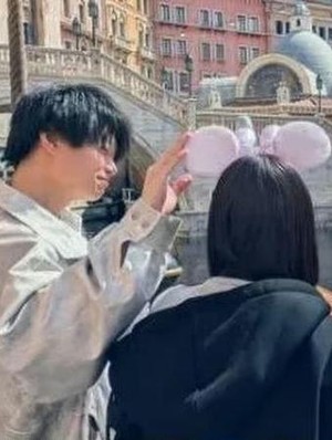 Kencan dengan Artis Jepang Bayar Rp 65 Juta, Fans Kaget Suami Idolanya Ikut