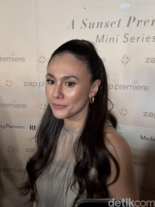 Wulan menyebut wajahnya kini sudah 70% lebih baik. Ia pun mengaku jadi lebih percaya diri. Foto: Vina Oktiani/Wolipop