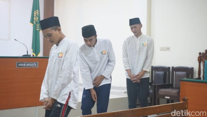 Tok! 3 Pembunuh-Pemerkosa Siswi SMA di Jombang Divonis Seumur Hidup