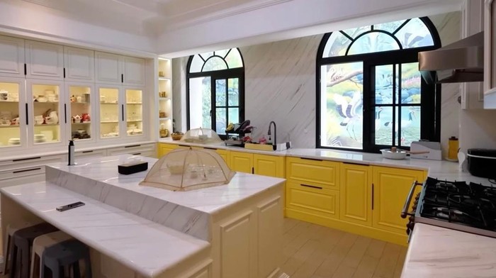 7 Potret Rumah Mewah 4 Lantai Sarwendah 7 Potret Rumah Mewah 4 Lantai Sarwendah