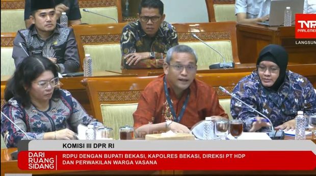 Komisi III DPR menerima audiensi tentang polemik akses musala di perumahan Bekasi, Kamis (23/10/2025).