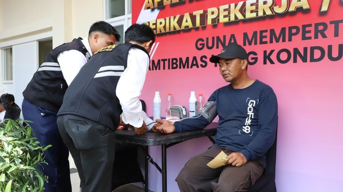 Bakti kesehatan Polresta Malang Kota
