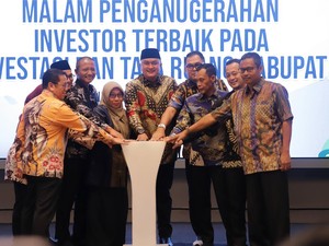 Bupati Bogor Beri Penghargaan Investor atas Kontribusi bagi Ekonomi Daerah
