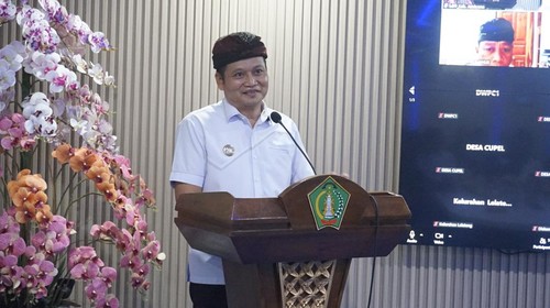 Bupati Jembrana I Made Kembang Hartawan, saat meluncurkan layanan prioritas terpadu Jembrana Investment Service Center (JISC) di Mall Pelayanan Publik (MPP) Kabupaten Jembrana, Kamis (23/10/2025).