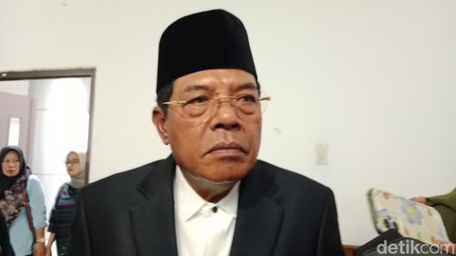 Bupati Lombok Timur, Haerul Warisin, ketika diwawancara mengenai pengusulan sertifikasi pulau-pulau kecil, Kamis (23/10/2025).