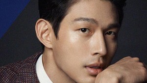 Choi Jung Won dikabarkan menguntit pacarnya, tapi ternyata cuma salah paham doang. Foto: Hancinema