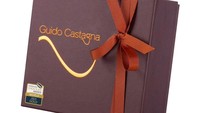 Giuinott merupakan cokelat compound yang dibuat oleh ahli cokelat asal Italia, Guido Castana. Cokelat ini menggunakan kakao kualitas terbaik dan hazelnut yang menggambarkan kekayaan kuliner di Piedmont, Italia. Foto: Taste Atlas Giuinott merupakan cokelat compound yang dibuat oleh ahli cokelat asal Italia, Guido Castana. Cokelat ini menggunakan kakao kualitas terbaik dan hazelnut yang menggambarkan kekayaan kuliner di Piedmont, Italia. Foto: Taste Atlas