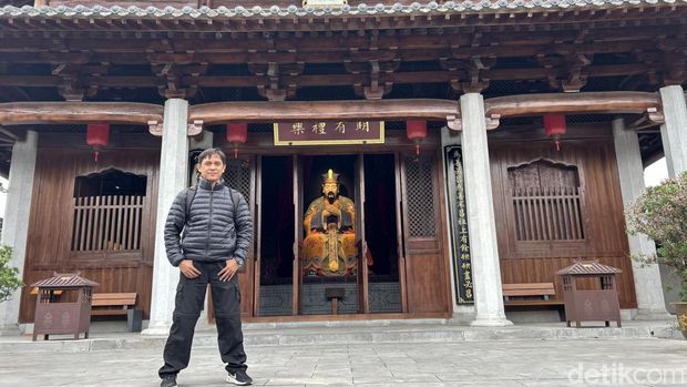Di tepi Sungai Yangtze, sekitar 350 km dari Shanghai, berdiri sebuah kota tua yang kini menjadi magnet wisata baru di Tiongkok Timur, Wuhu Ancient City.