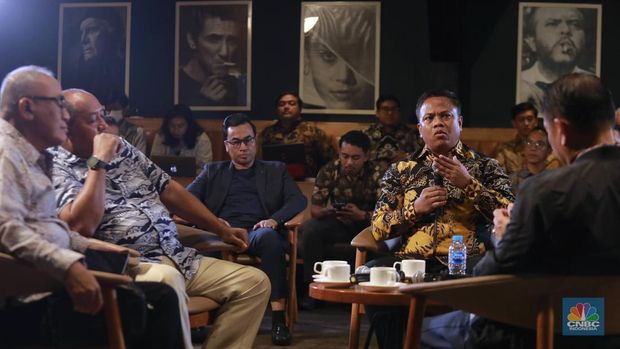 Dirtipidter Bareskrim Polri, Brigjen Moh. Irhamni saat menyampaikan paparan dalam CNBC Indonesia Coffee Morning di Queens Head Kemang, Jakarta, Kamis (23/10/2025). Dirtipidter Bareskrim Polri, Brigjen Moh. Irhamni saat menyampaikan paparan dalam CNBC Indonesia Coffee Morning di Queens Head Kemang, Jakarta, Kamis (23/10/2025). (CNBC Indonesia/Muhammad Sabki)