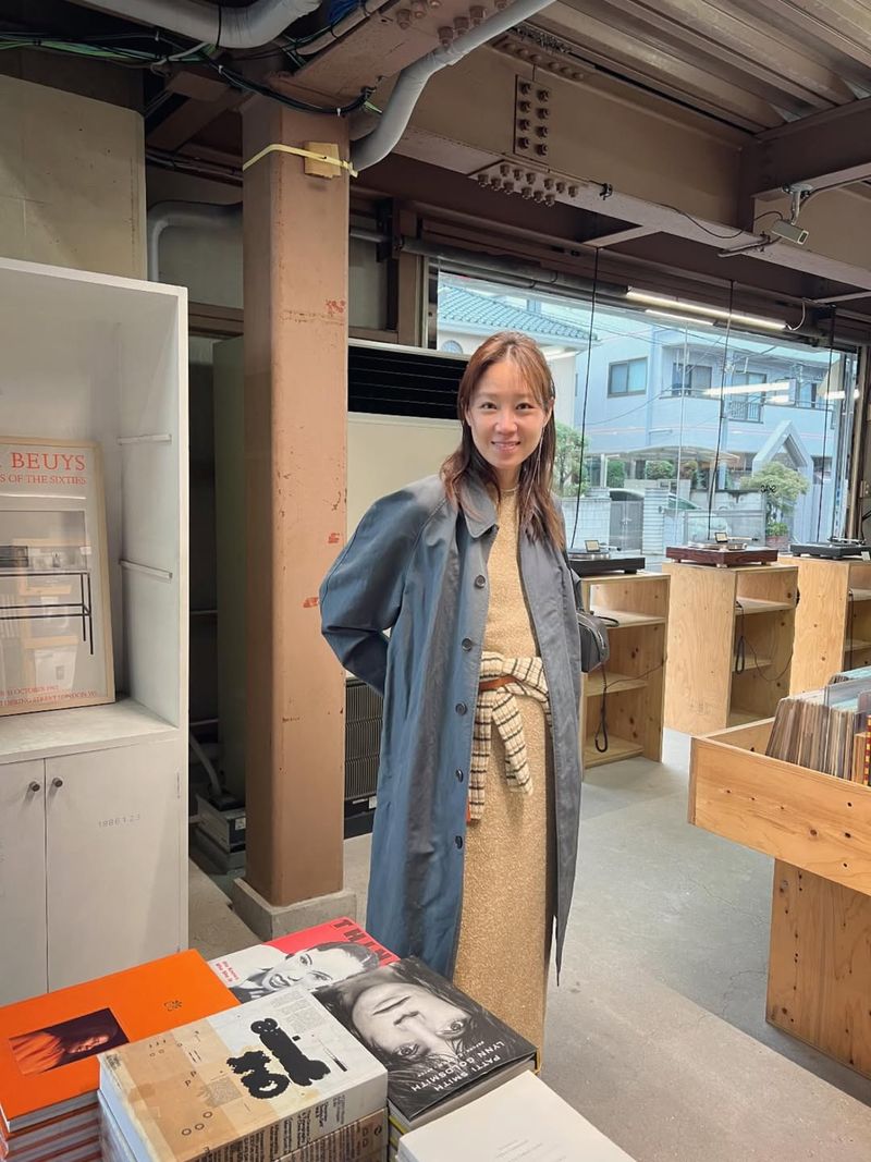 Gong Hyo Jin Unggahan foto Gong Hyo Jin yang memicu rumor kehamilan. Perwakilan agensinya dengan tegas membantah rumor tersebut.