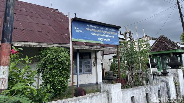 Gudang Sorogedug Kondisi bekas gudang tembakau di Padukuhan Sorogedug, Madurejo, Prambanan, Sleman, Kamis (23/10/2025).