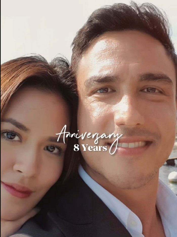 Hamish Daud Foto dalam kolase yang diunggah Hamish Daud dalam rangka anniversary ke-8 pernikahan dengan Raisa.