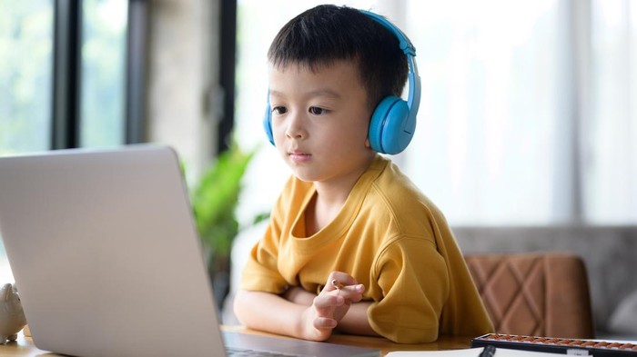 Ilustrasi anak yang sedang belajar