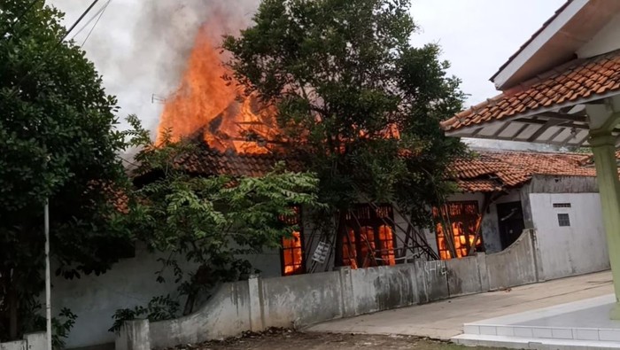 Insiden kebakaran di Desa Palimana Barat
