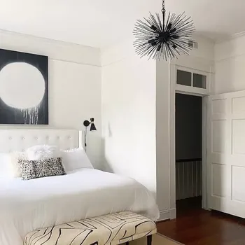 Kamar tidur minimalis/Brexton Cole Interiors via The Spruce Kamar tidur minimalis