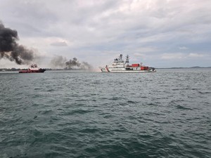 Kapal Kayu Terbakar di Perairan Batam, ABK Menghilang