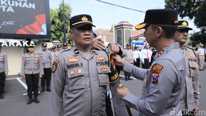 Kapolres Kediri Kota saat kukuhkan Pamapta