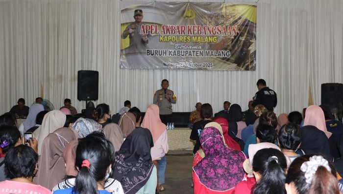 Kapolres Malang AKBP Danang Setiyo P.S pimpin apel akbar kebangsaan bersama buruh