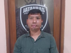 Karyawan Mal di Mataram Kuras Duit Brankas lalu Diganti Uang Mainan