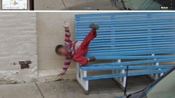 Bocah Jatuh dari Bangku Ditemukan di Philadelphia, Pennsylvania Foto: Boredpanda