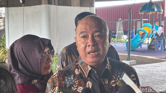 Kepala Distamhut DKI Jakarta Fajar Sauri