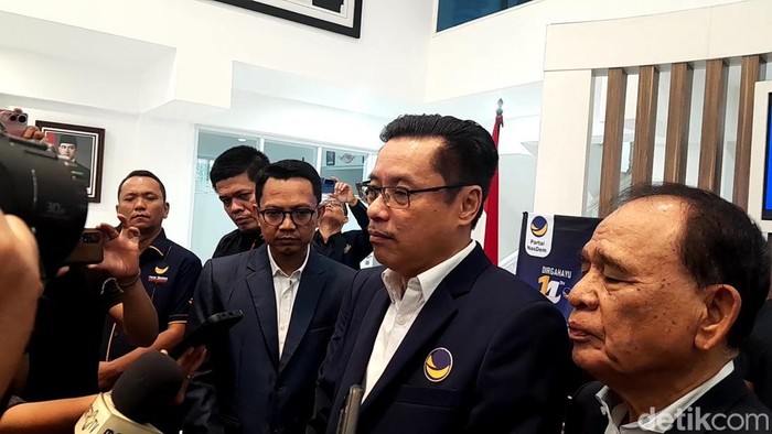 Ketua NasDem Sumut Iskandar usai bertemu Kapolrestabes Medan Kombes Jean Calvijn Simanjuntak