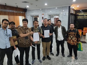 Koalisi Sipil Ajukan Uji Materiil Pasal UU TNI ke MK, Serahkan 85 Bukti