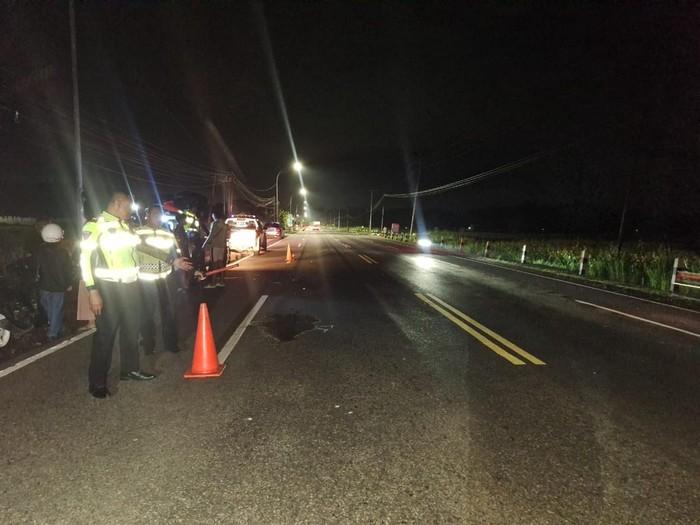 Lokasi kecelakaan pemotor dan ambulans di Jalan Jogja-Wates, Pengasih, Kulon Progo, Rabu (22/10/2025).