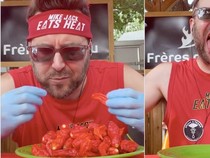 Ekstrem Banget! Pria Ini Makan 50 Cabai Terpedas Dunia dalam 15 Menit