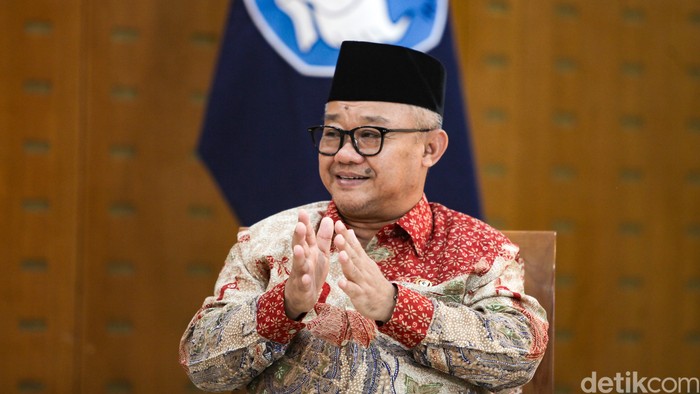 Mendikdasmen Abdul Muti dalam wawancara Jejak Perdana di Jakarta, Jumat (17/10/2025).