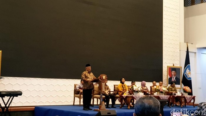 Target Beasiswa Penyelesaian Studi S1/D4 Naik Jadi 150 Ribu Guru di 2026