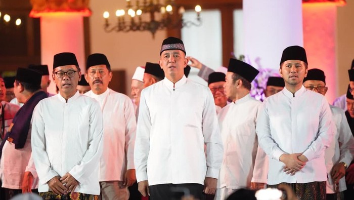 Pangdam V/Brawijaya Mayjen TNI Rudy Saladin menghadiri Tabligh Akbar di Grahadi Surabaya