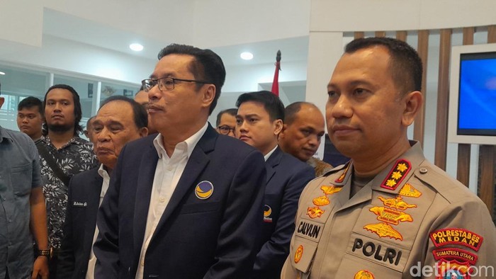 Kapolrestabes Medan Jean Calvijn Simanjuntak usai bertemu dengan Ketua NasDem Sumut Iskandar