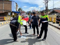 Motor Bonceng 3 Tabrak Truk di Taput, 1 Tewas-2 Luka