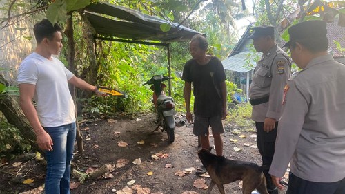 Polisi olah TKP di lokasi pencurian motor di wilayah Desa Manggis, Karangasem, Kamis (23/10/2025) (dok. Polsek Manggis)