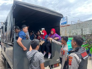 Demo Sopir Angkot Bogor, Polisi-TNI Siapkan Truk Angkut Penumpang Telantar