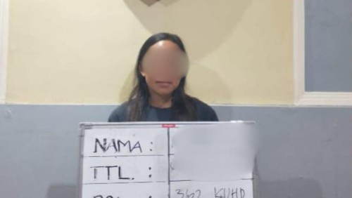 Polsek Denpasar Timur menangkap perempuan berinisial NMM lantaran mencuri uang majikannya. (Foto: Dok. Polsek Denpasar Timur)