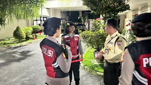 Polwan Ditsamapta Polda Bali diterjunkan untuk patroli bersepeda sebagai upaya menjaga kamtibmas. (Dok. Polda Bali)