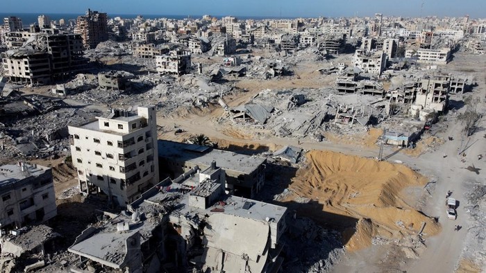 Potret dari Udara Tunjukkan Kota yang Hancur di Gaza A drone view shows the destruction in a residential neighborhood, after the withdrawal of the Israeli forces from the area, amid a ceasefire between Israel and Hamas in Gaza, in Gaza City, October 21, 2025. REUTERS/Dawoud Abu Alkas