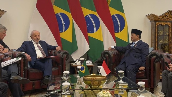 Presiden Brasil Luiz Inácio Lula da Silva saat bertemu Presiden Prabowo Subianto