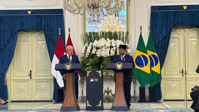 Presiden Prabowo Subianto dan Presiden Brasil Luiz Inácio Lula da Silva di Istana Jakarta